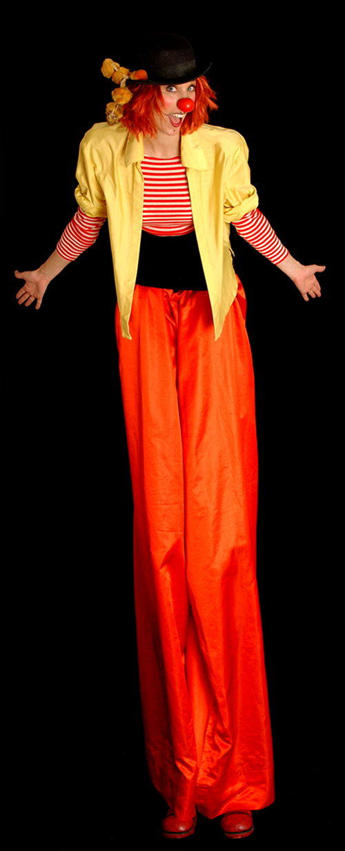 Fabienne als Stelzenclown