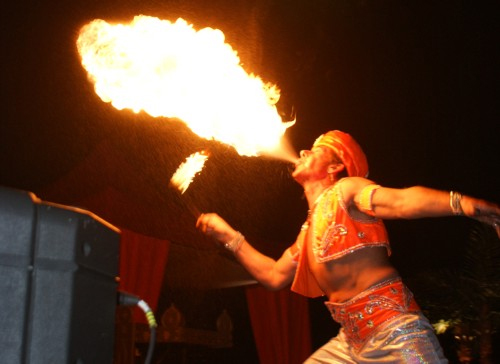 Fakir Rodani / Feuerschlucker Fakir Rodani / Feuerschlucker